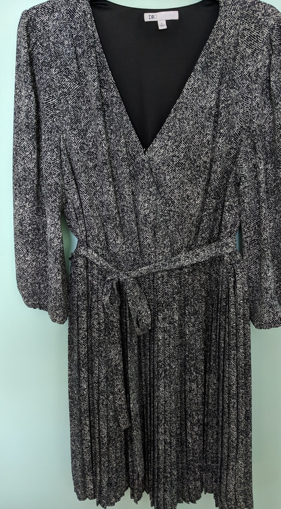 Dress - Picture 5 of 5